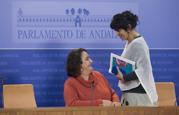 La presidenta del grupo parlamentario Adelante Andalucía, Teresa Rodríguez,, y la portavoz adjunta, Ángela Aguilera, en una foto de archivo