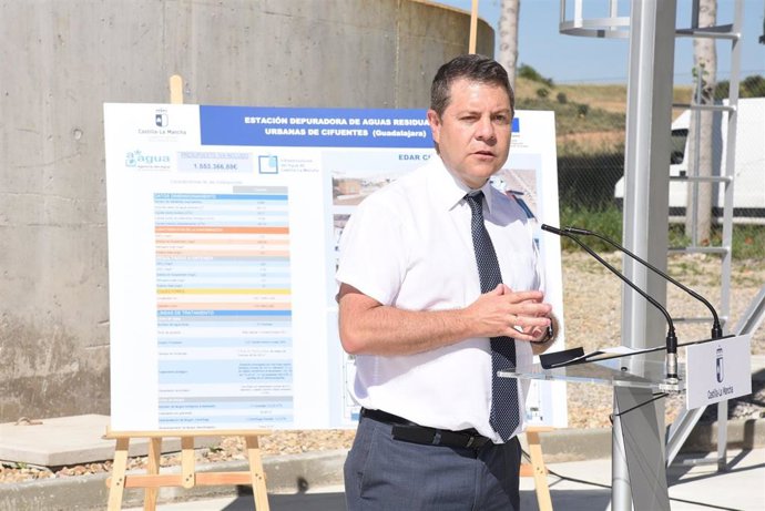 El presidente de C-LM, Emiliano García-Page, durante la inauguración de la depuradora de Cifuentes