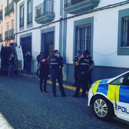 Desalaojo del bloque de Camas ocupado hace años