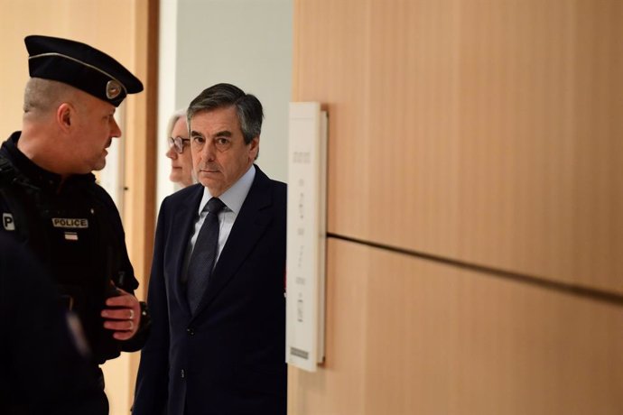 Francia.- El ex primer ministro francés Franois Fillon, condenado a cinco años 