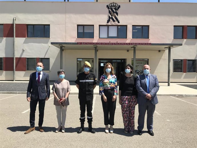 Los delegados de Aragón, Cataluña, La Rioja, País Vasco y Navarra han visitado el IV Batallón de la UME, en la Base Aérea de Zaragoza.
