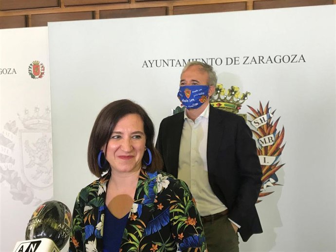 El alcalde de Zaragoza, Jorge Azcón, y la vicealcaldesa, Sara Fernández