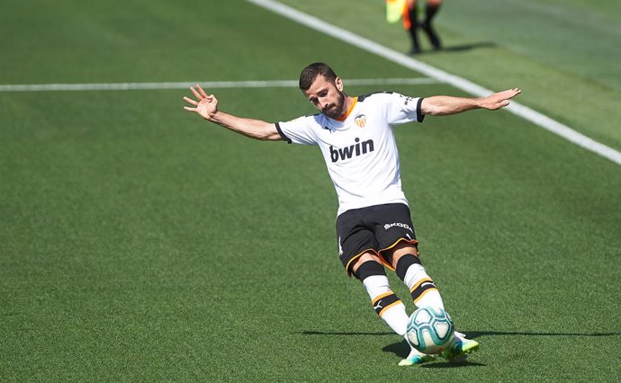 Fútbol.- El Valencia confirma la lesión muscular de Gayá