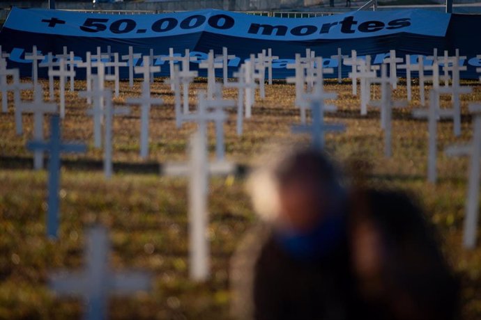 Homenaje a las víctimas mortales del coronavirus en Brasilia