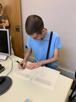 Andrés Romero, de Autismo Sevilla, entidad que ha valorado los resultados de su plataforma de empleo, que arroja como balance 12 contratos formalizados para personas con TEA