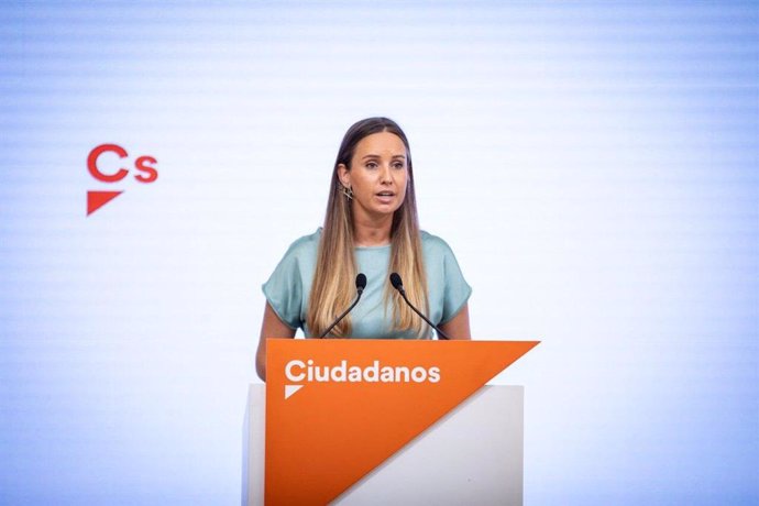 La portaveu de l'Executiva Nacional de Cs, Melisa Rodríguez, en roda de premsa a la seu del partit.
