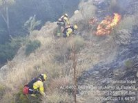 Infoca trabaja en la extinción de un incendio forestal declarado en Serón (Almería)