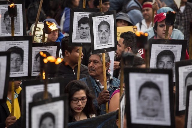 Protesta por la desaparición de los 43 estudiantes de Ayotzinapa