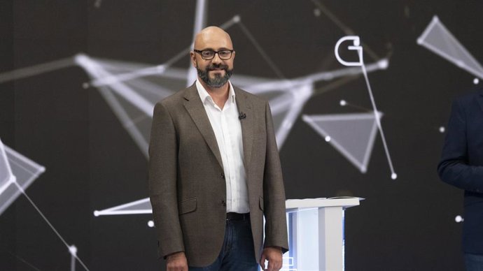 El candidato a la Presidencia de la Xunta de Vox, Ricardo Morado, en el debate televisivo a siete organizado por la radiotelevisión gallega (CRTVG), el único debate electoral programado en la campaña, en Santiago de Compostela, A Coruña, Galicia (España