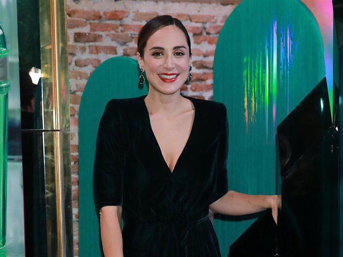 Tamara Falcó, tan elegante como de costumbre, durante la presentación de una marca de ginebra de la que es imagen