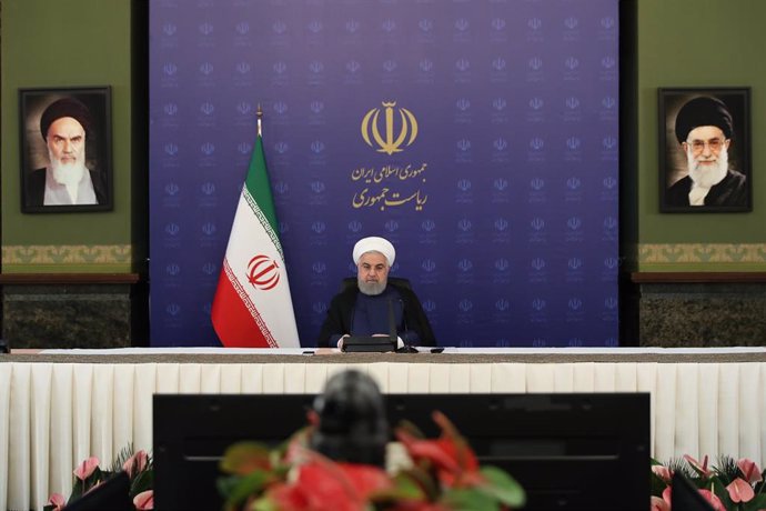 Hasán Rohani preside una reunión en Teherán
