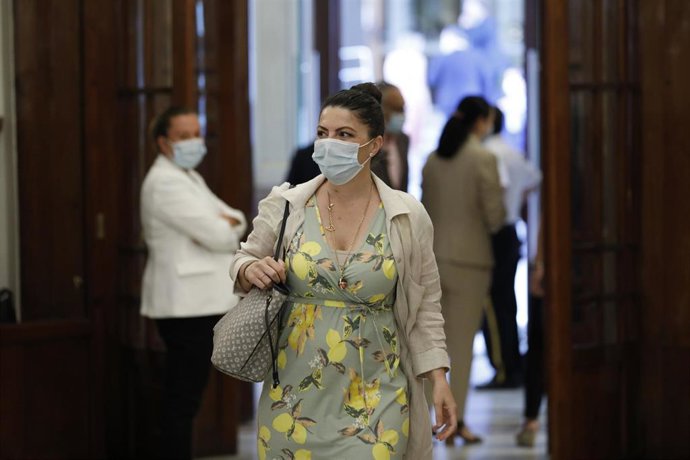 La diputada de Vox, Macarena Olona, a su llegada al Congreso de los Diputados
