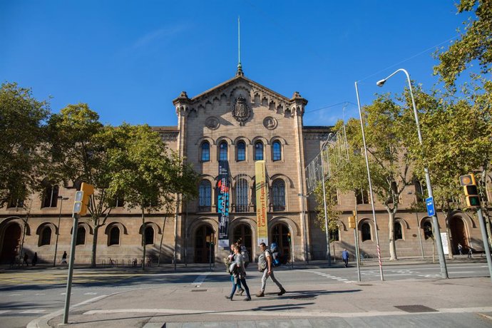 Edifici de la Universitat de Barcelona (Arxiu)
