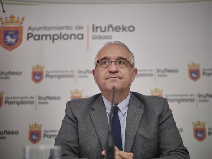 El alcalde de Pamplona, Enrique Maya, en una rueda de prensa que ha ofrecido este martes, 30 de juno.