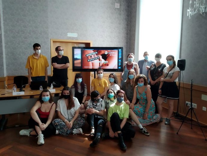 Integrantes de La Nave del Teatro Calderón de Valladolid durante la presentación de 'Advertencia, amor desnudo'.