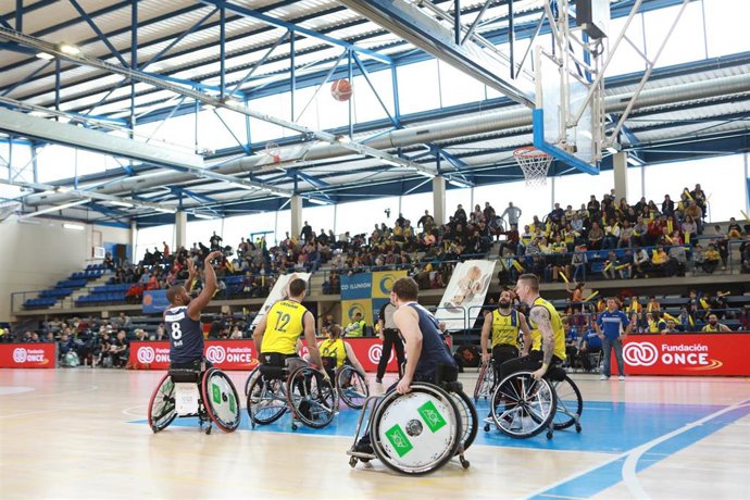 El CD ILUNION durane un partido de baloncesto silla de ruedas