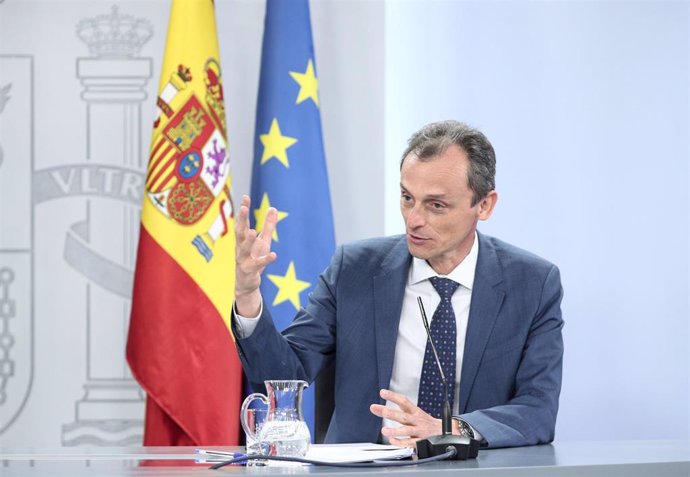 El ministro de Ciencia e Innovación, Pedro Duque, durante la comparecencia en rueda de prensa posterior al Consejo de Ministros celebrado en Moncloa, Madrid (España), a 30 de junio de 2020.