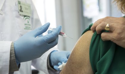El programa Andavac de la Junta formará sobre vacunas a más de 14.000  sanitarios en Andalucía en los próximos tres años