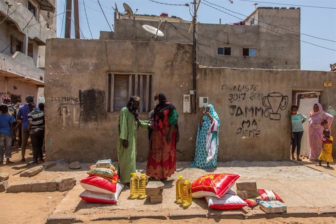 Mujeres con mascarilla en Senegal durante la pandemia de coronavirus