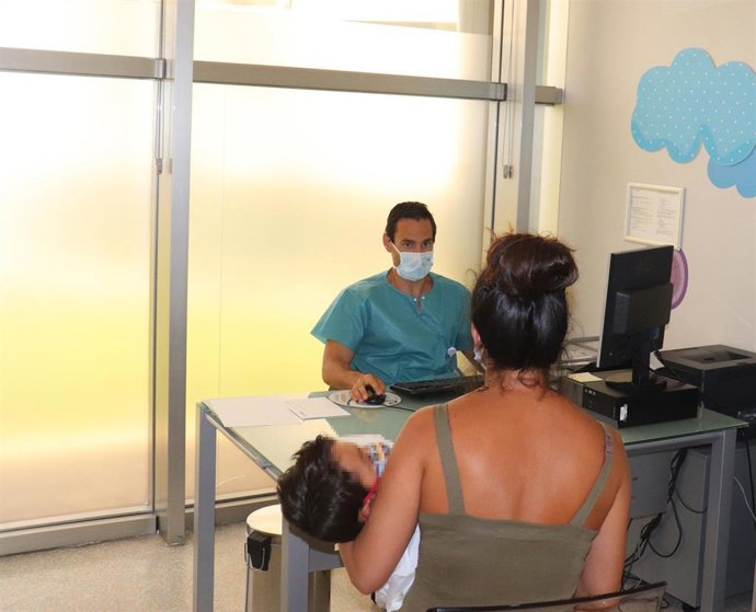 El doctor Antonio Conejo, responsable del servicio de pediatría del Hospital Vithas Xanit Internacional