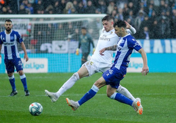 Fútbol.- Real Madrid y Alavés cerrarán la jornada 35 el viernes 10 a las 22.00