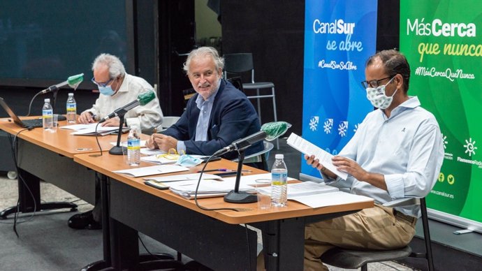 El director general de la RTVA, Juan de Dios Mellado, presenta la programación de verano de Canal Sur TV.