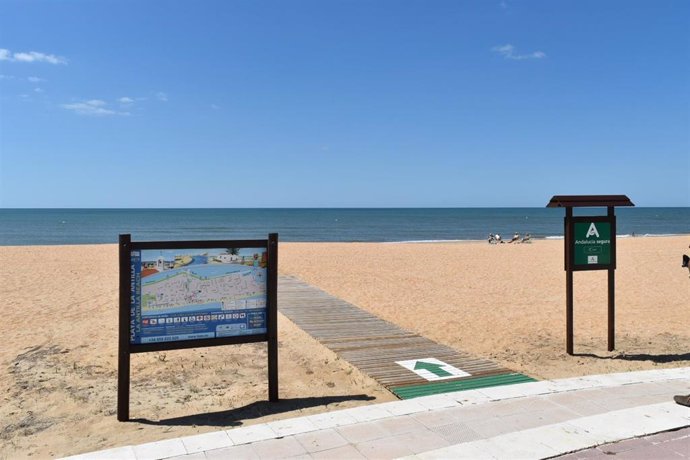 La playa lepera de La Antilla (Huelva) este martes.