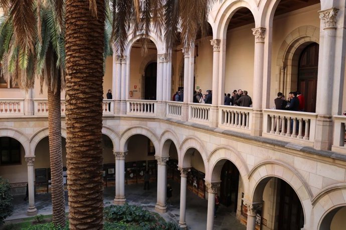 Claustre de l'Ateneu Universitari de Sant Paci (AUSP) i Seminari Conciliar de Barcelona