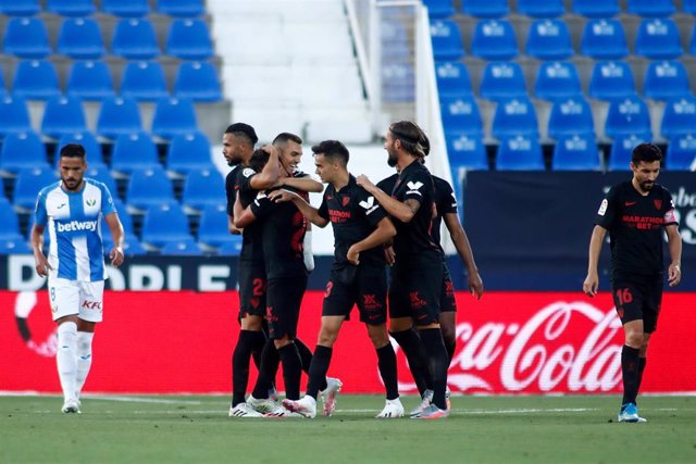 Óliver Torres celebra el primer gol del Sevilla en Butarque