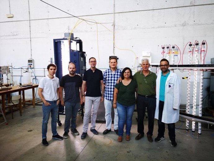 El equipo investigador del Departamento de Ingeniería Química de la Universidad de Almería