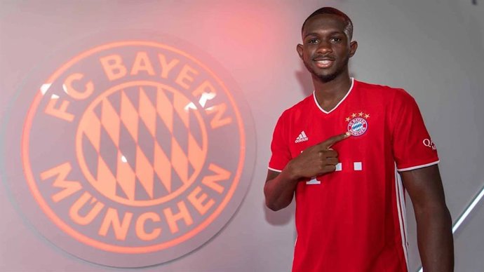 Tanguy Nianzou Kouassi ficha por el Bayern