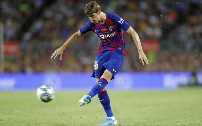 El jugador del FC Barcelona Juan Miranda en un partido con el primer equipo