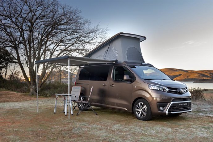 Economía/Motor.- Toyota amplía la gama del Proace Verso Camper con un nuevo acabado con cocina extraíble