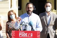 PSOE: De la Torre "está más preocupado por mantener su cortijo" que "en responder a necesidades de familias" tras COVID