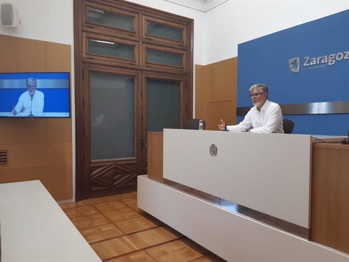 El portavoz del grupo municipal de ZeC, Pedro Santisteve