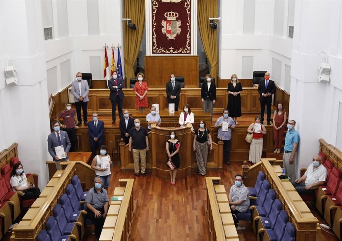 Acto de presentación en las Cortes del Estatuto de Autonomía de lectura fácil