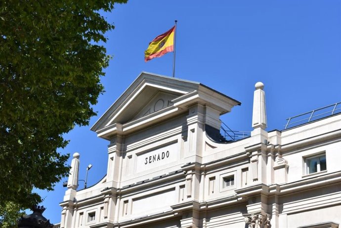 Imagen de l'exterior i faana del Senat