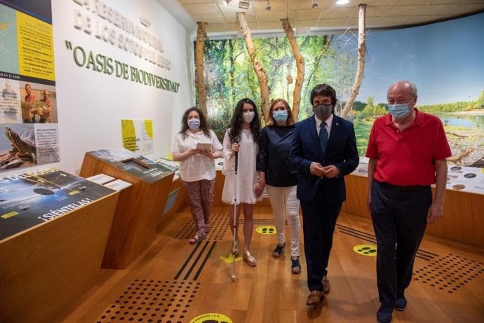 El consejero de Transición Ecológica José Luis Rubio, inaugura la reapertura del Centro de Interpretación de los Sotos de Alfaro y sus Cigüeñas.