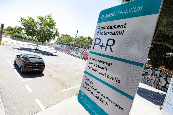 El 'Park & Ride' inaugurado en la estación de Cornell.