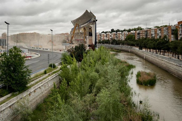 Vistas generales de la última pared que sigue en pie del estado Vicente Calderón