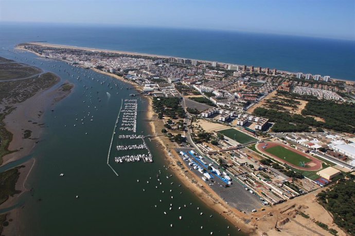 Vista aérea de Punta Umbría (Huelva), declarado Municipio Turístico.