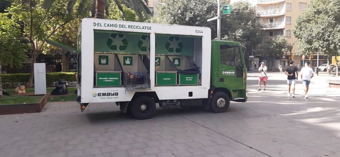El camión del reciclaje de Palma, en la plaza París.