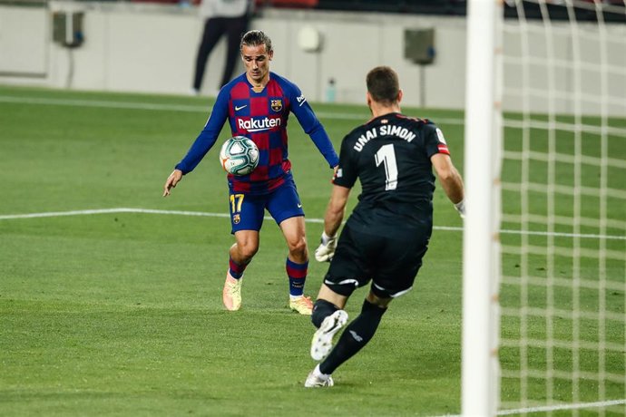 17 Antoine Griezmann of FC Barcelona during La Liga match between FC Barcelona and Athletic Club de Bilbao behind closed doors due to Coronavirus at Camp Nou Stadium on June 23, 2020 in Barcelona, Spain.