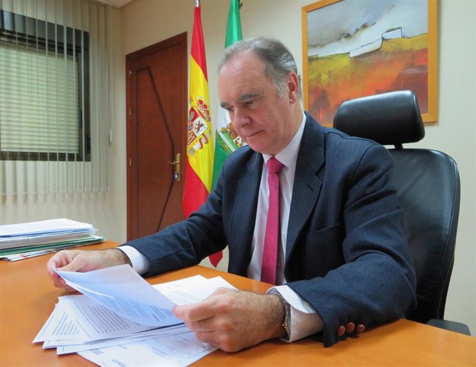 El delegado territorial de Empleo, Formación, Trabajo Autónomo, Economía, Conocimiento, Empresas y Universidad en Huelva, Antonio  Augustín