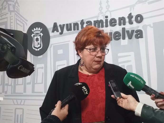 La portavoz de Adelante en el Ayuntamiento de Huelva, Mónica Rossi.