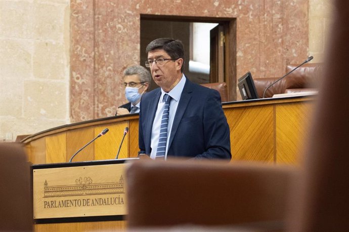 El vicepresidente de la Junta, Juan Marín, en el  debate para la convalidación de un decreto-ley de apoyo al sector turístico del covid-19  en la primera jornada del Pleno del Parlamento andaluz. Sevilla a 1 de julio del 2020