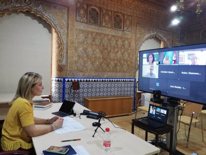 La delegada de la Junta en Almería inaugura un curso online
