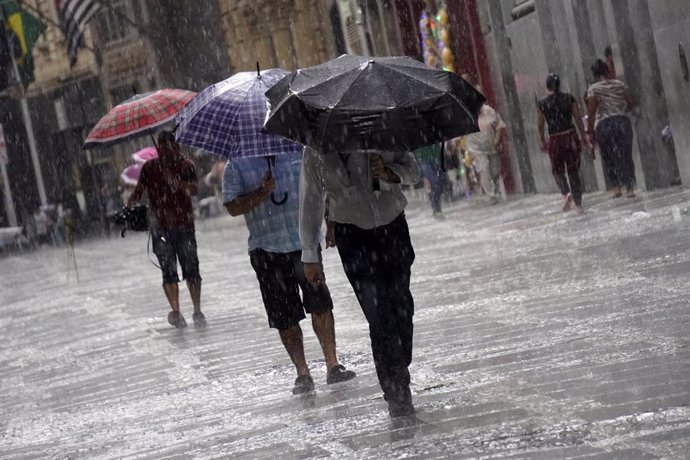 Imagen de archivo de fuertes lluvias en Brasil.