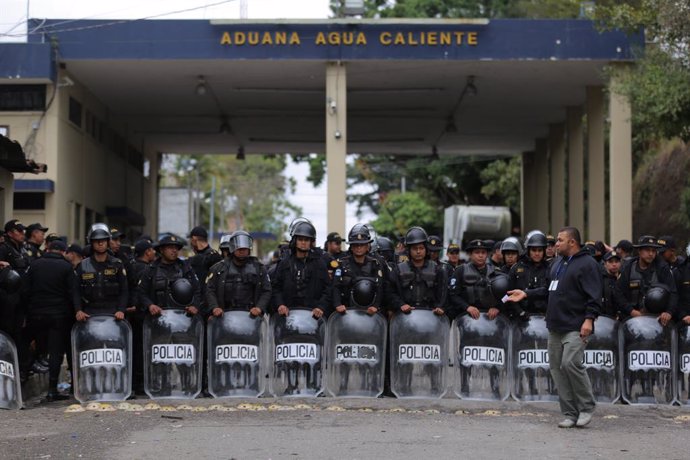 Honduras.- La Policía de Honduras disuelve una nueva caravana de migrantes un dí