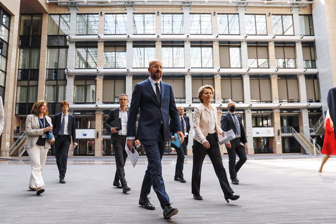 UE.- Von der Leyen y Michel prepararán con Merkel en una mini cumbre la negociac